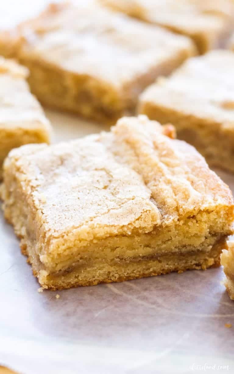24. Cinnamon Roll Blondies