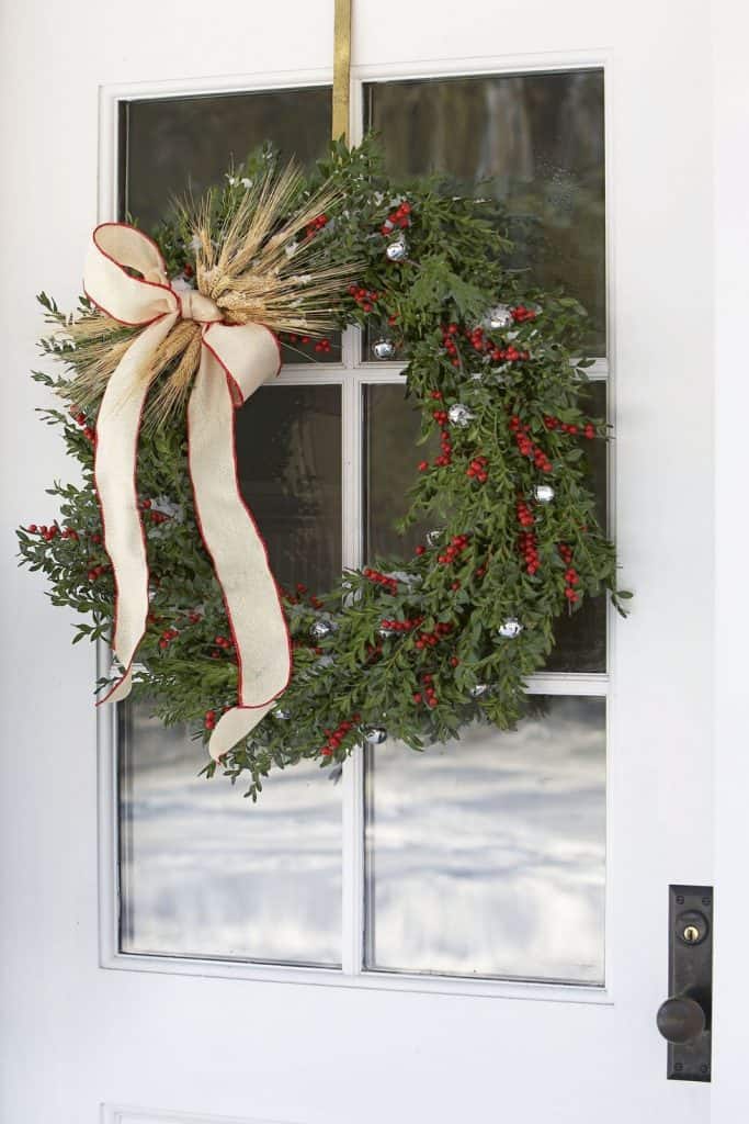 berry wreath diy for christmas 1565721701