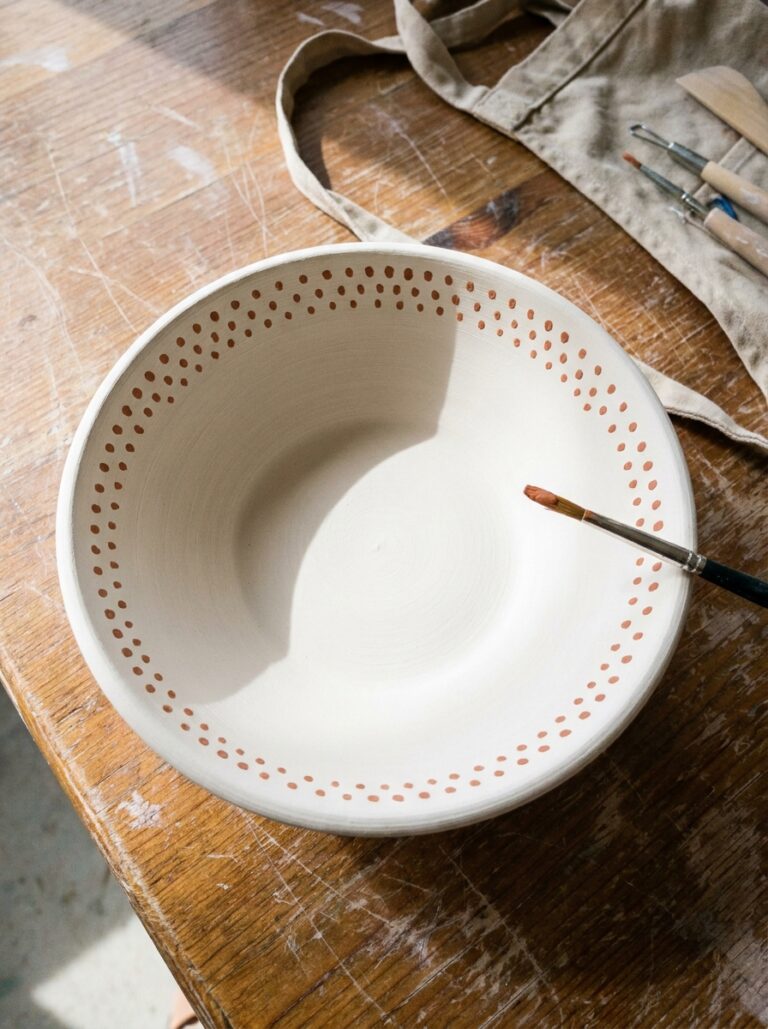 4. Dotted border bowl